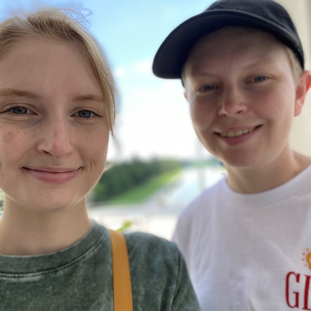 Meet your Posher, Kayla